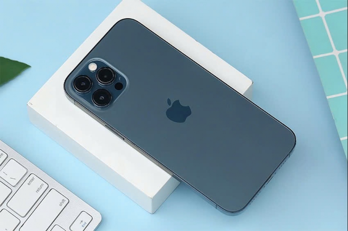 Bất ngờ với hiệu năng iPhone 12 Pro Max sau 5 năm: So kè "cực gắt" với iPhone 15, 16 Pro Max