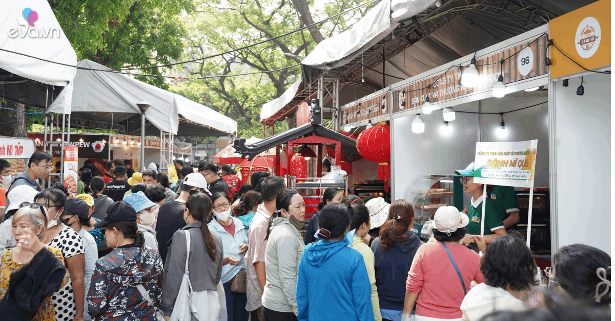 Lễ hội Bánh Mì Việt Nam lần 3: "Biển" người đổ về công viên Lê Văn Tám