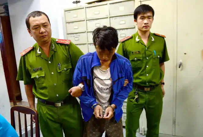 câu nói của cảnh sát khi bắt tội phạm câu nói của cảnh sát khi bắt tội phạm