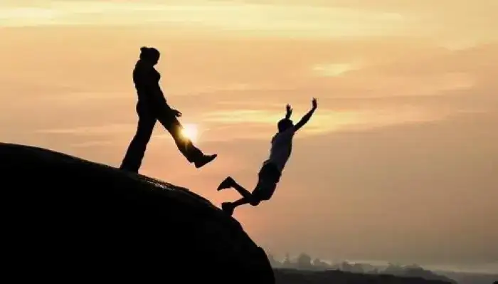 những câu nói hay về người qua cầu rút ván