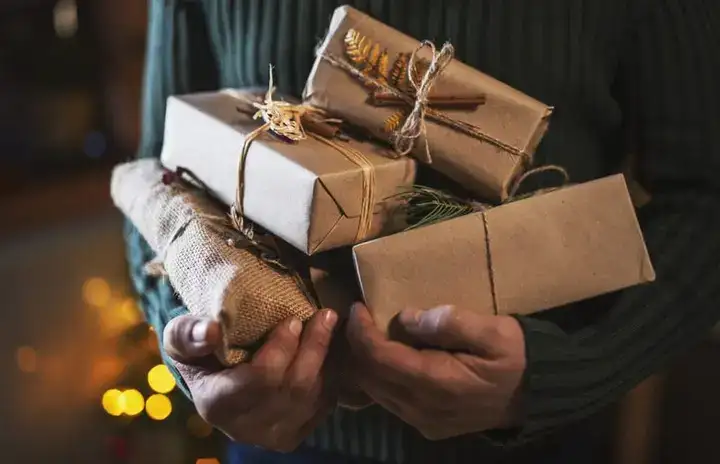 những câu nói khi biếu quà